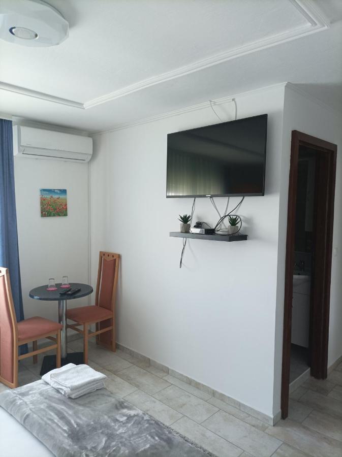 Arena Nikic Hotel Osijek Eksteriør billede